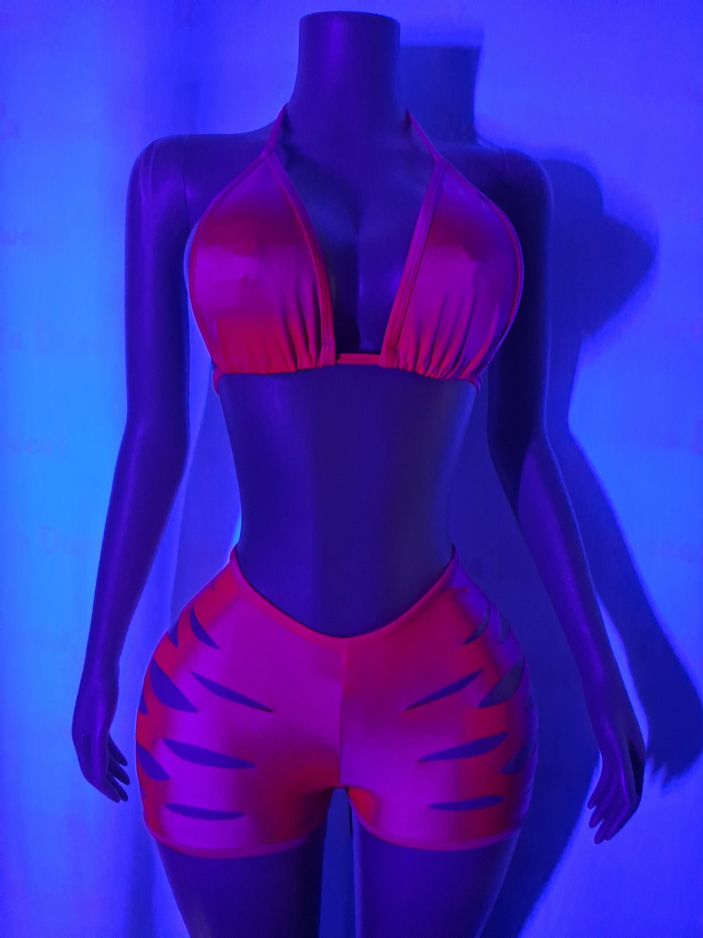 Razor slit short set size medium