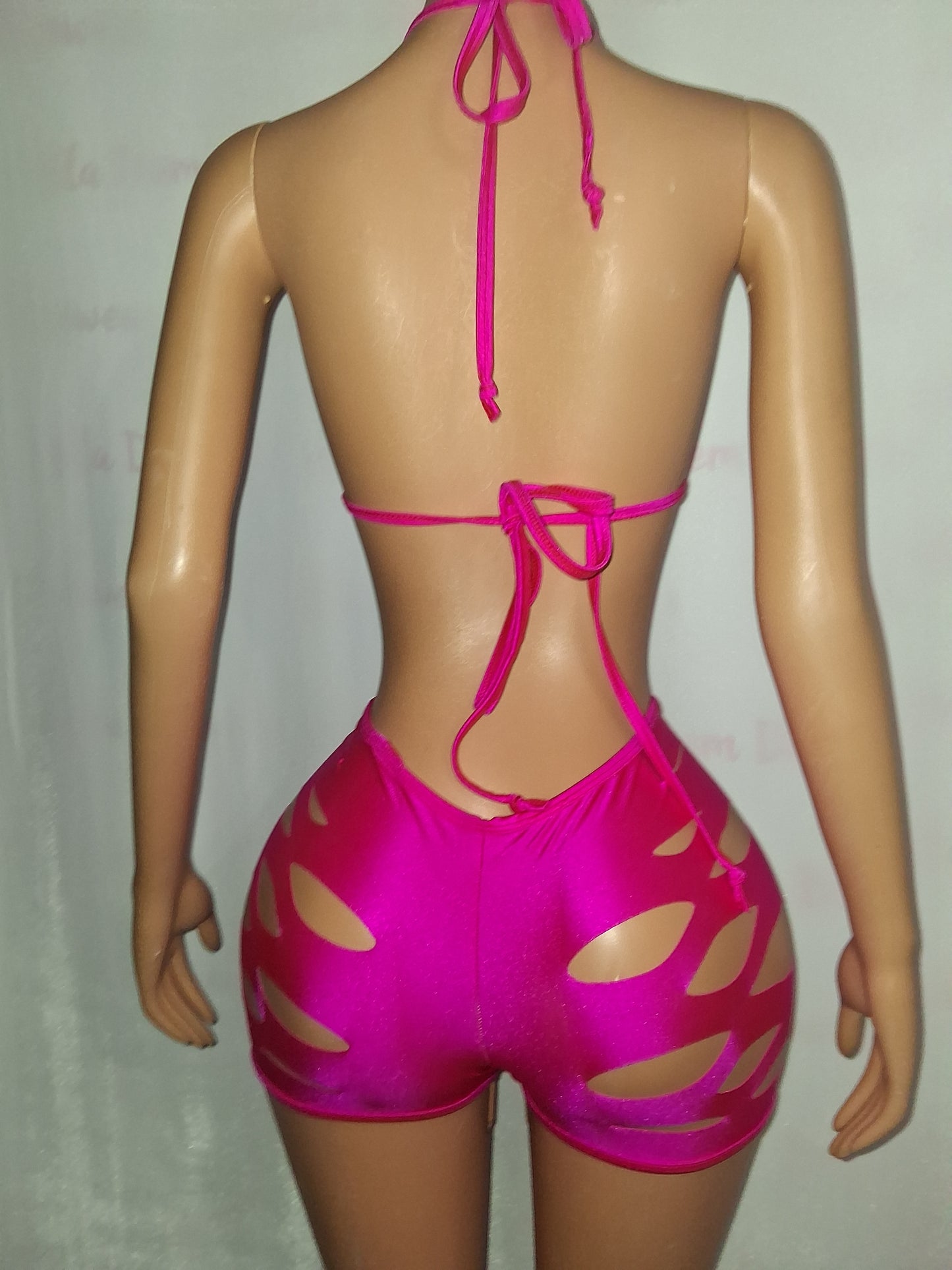 Razor slit short set size medium